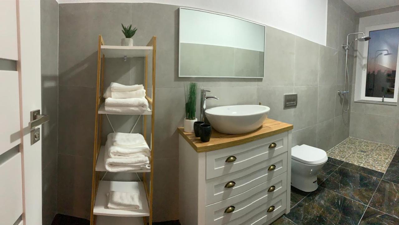 Style Hotel Ungheni Targ Zewnętrze zdjęcie